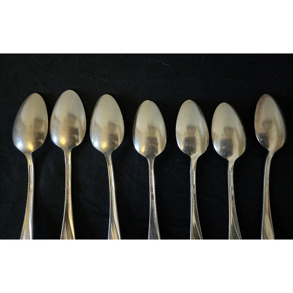 Vintage 1847 Rogers Bros IS Daffodil Set of 7 Teaspoons Flatware Silverware